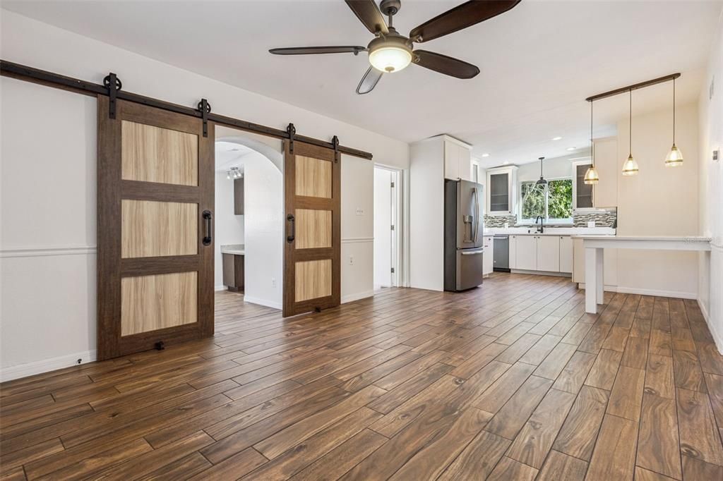 En Venta: $385,000 (3 camas, 3 baños, 1616 Pies cuadrados)