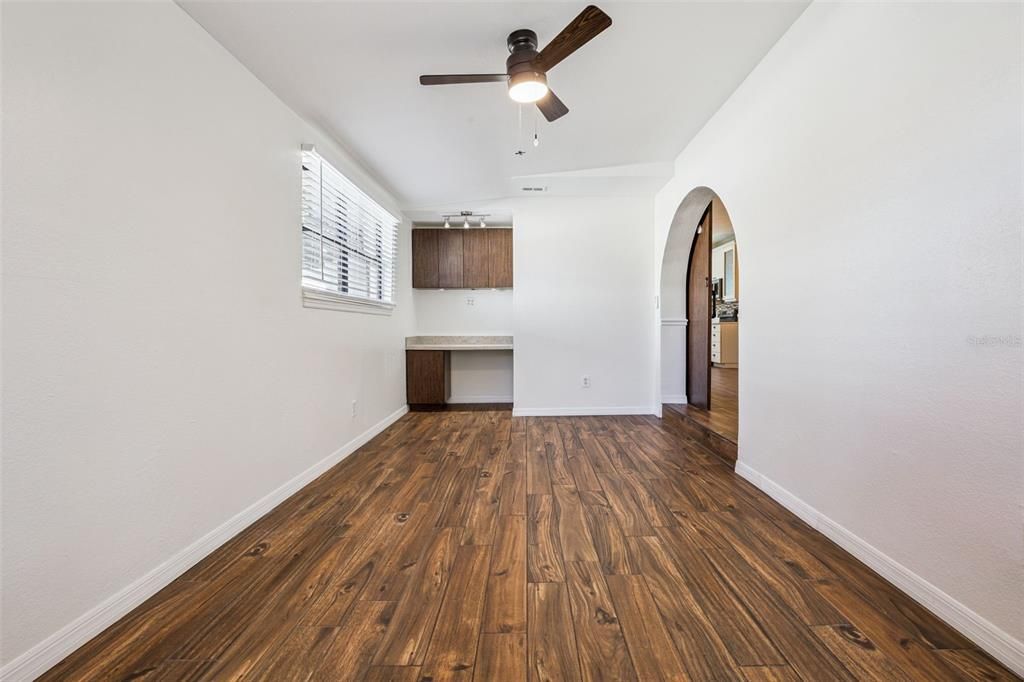 En Venta: $385,000 (3 camas, 3 baños, 1616 Pies cuadrados)