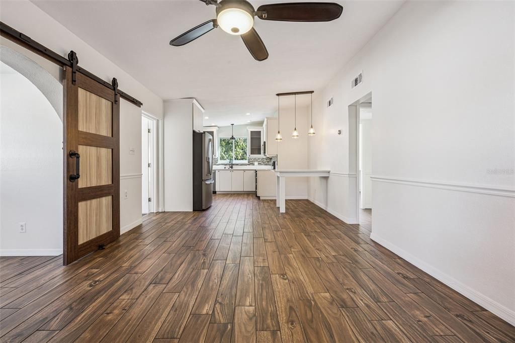 En Venta: $385,000 (3 camas, 3 baños, 1616 Pies cuadrados)