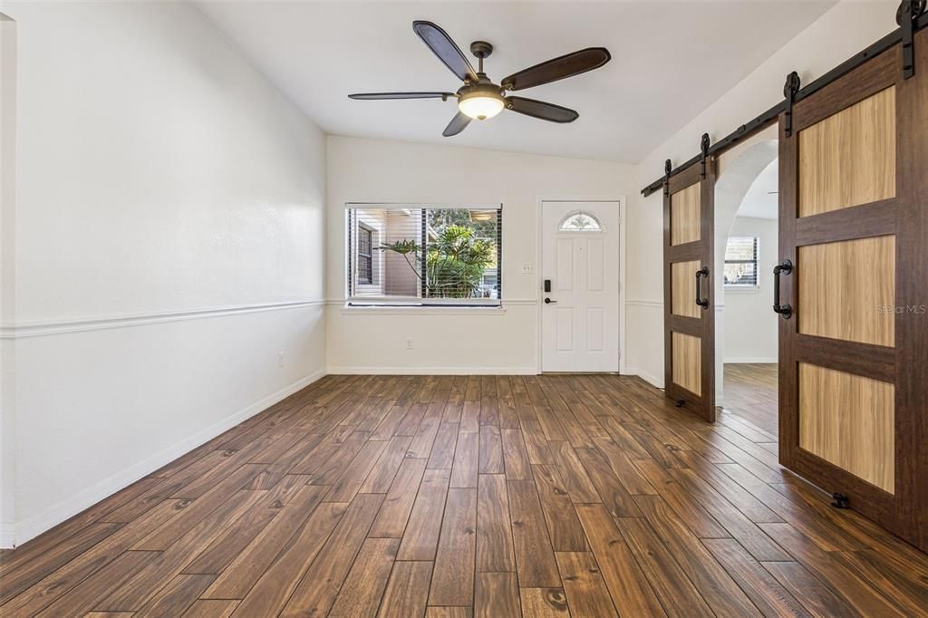 En Venta: $385,000 (3 camas, 3 baños, 1616 Pies cuadrados)