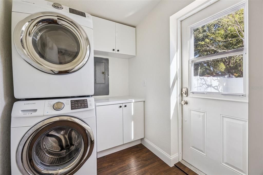 En Venta: $385,000 (3 camas, 3 baños, 1616 Pies cuadrados)