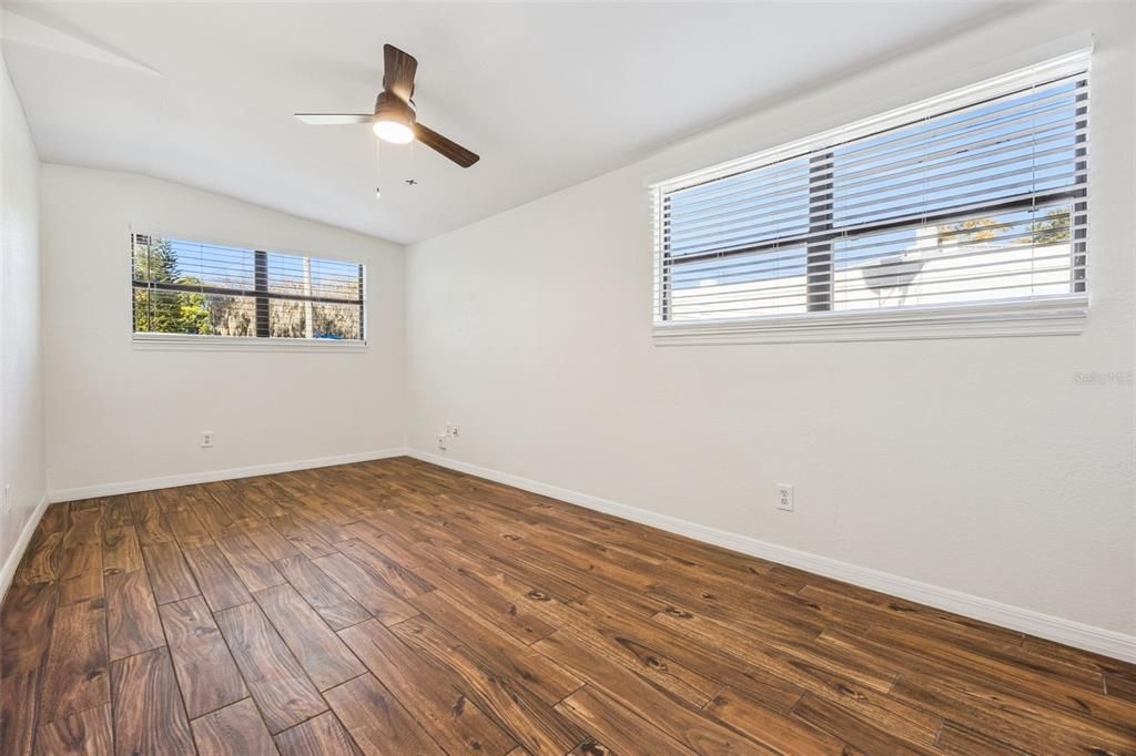 En Venta: $385,000 (3 camas, 3 baños, 1616 Pies cuadrados)