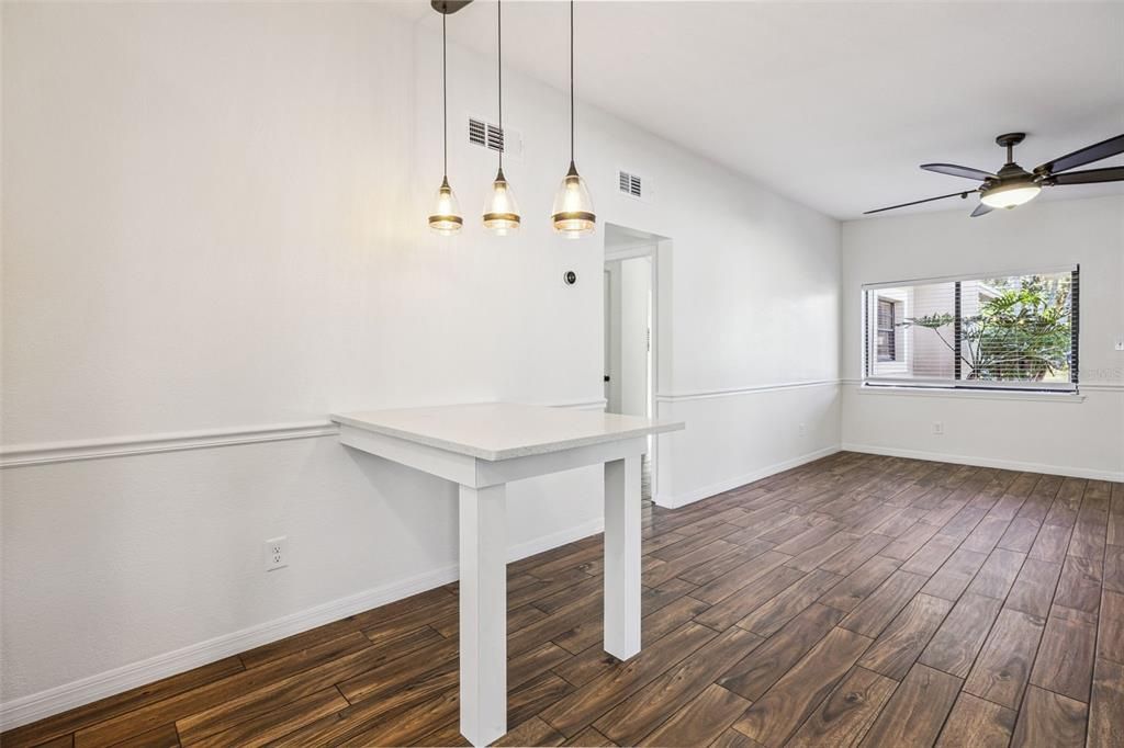 En Venta: $385,000 (3 camas, 3 baños, 1616 Pies cuadrados)