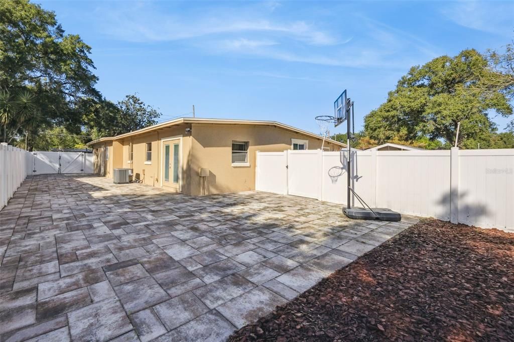 En Venta: $385,000 (3 camas, 3 baños, 1616 Pies cuadrados)