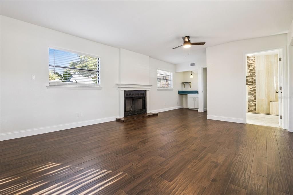 En Venta: $385,000 (3 camas, 3 baños, 1616 Pies cuadrados)