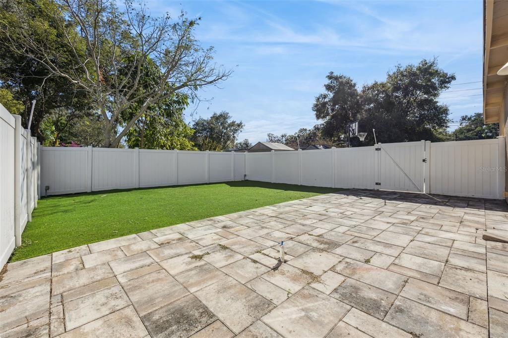 En Venta: $385,000 (3 camas, 3 baños, 1616 Pies cuadrados)