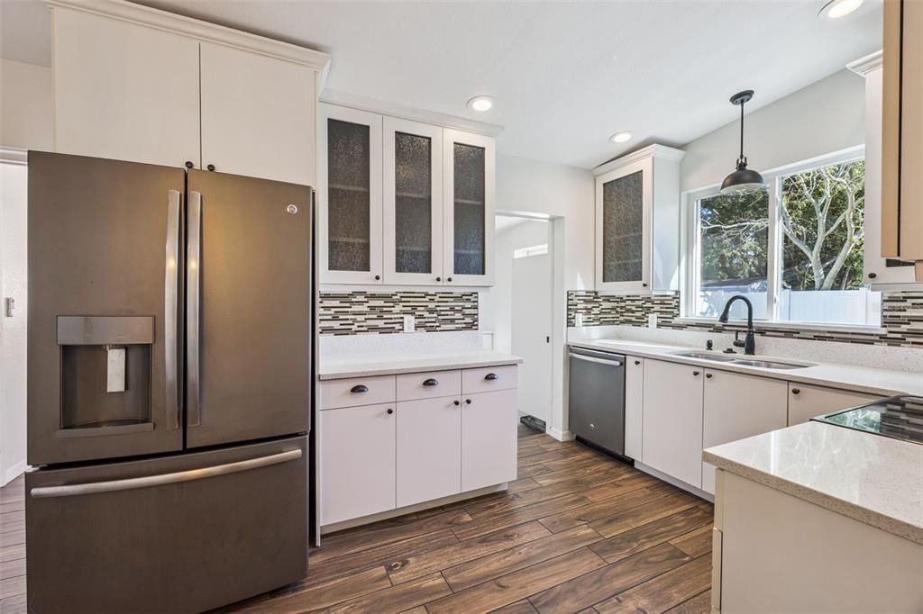 En Venta: $385,000 (3 camas, 3 baños, 1616 Pies cuadrados)