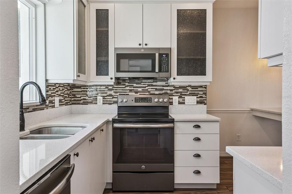 En Venta: $385,000 (3 camas, 3 baños, 1616 Pies cuadrados)