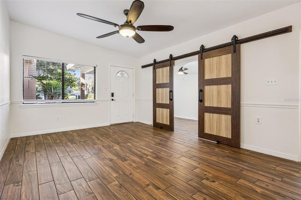 En Venta: $385,000 (3 camas, 3 baños, 1616 Pies cuadrados)