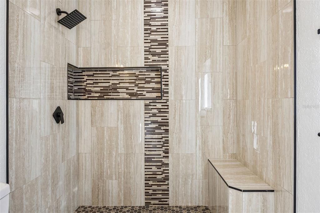 En Venta: $385,000 (3 camas, 3 baños, 1616 Pies cuadrados)