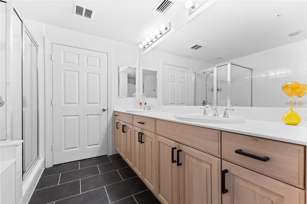 待售: $849,000 (2 贝兹, 2 浴室, 1734 平方英尺)