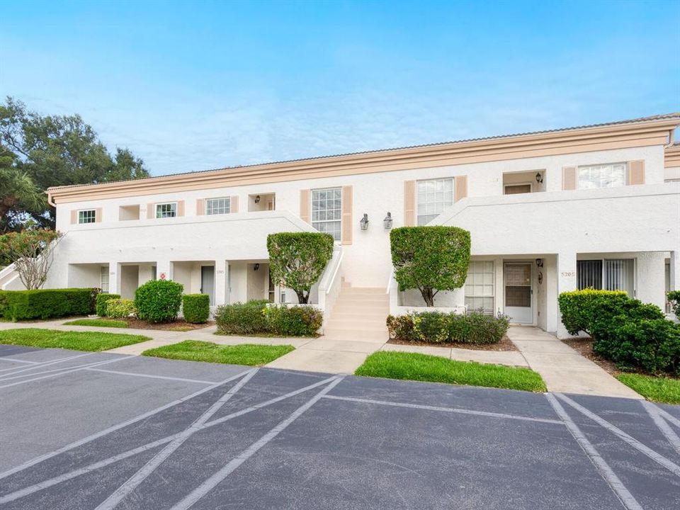 For Sale: $250,000 (2 beds, 2 baths, 1127 Square Feet)