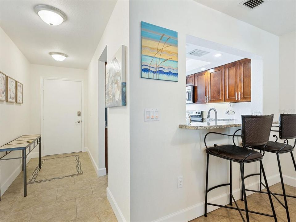 For Sale: $250,000 (2 beds, 2 baths, 1127 Square Feet)