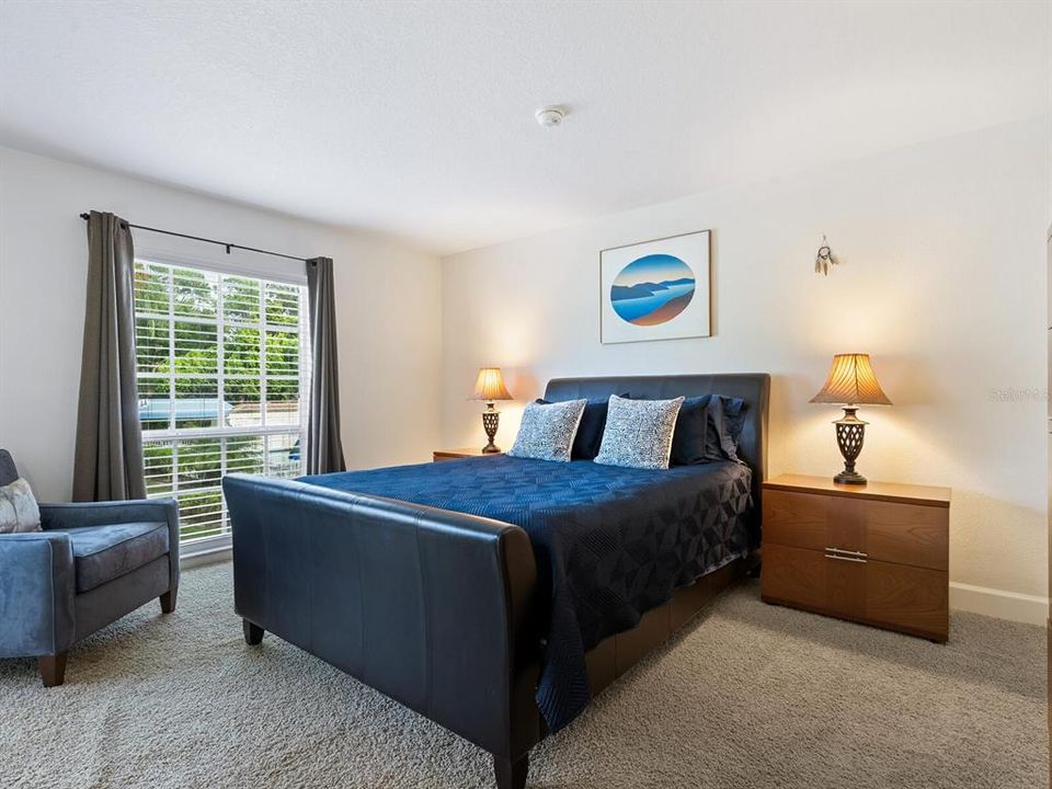 For Sale: $250,000 (2 beds, 2 baths, 1127 Square Feet)