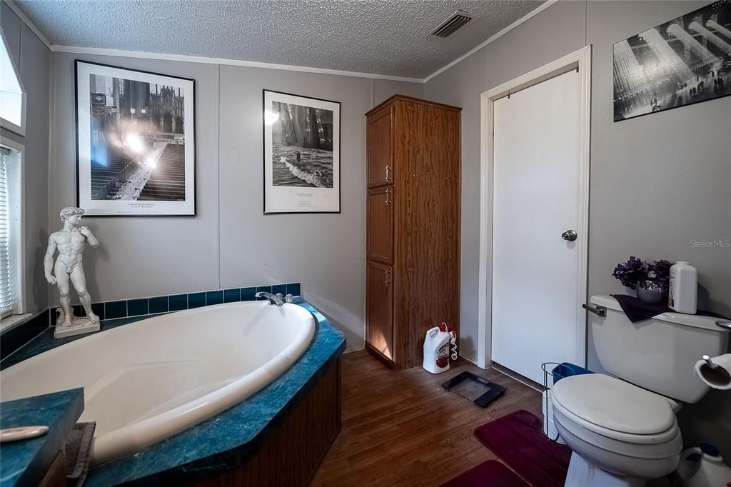 For Sale: $269,000 (4 beds, 2 baths, 2356 Square Feet)