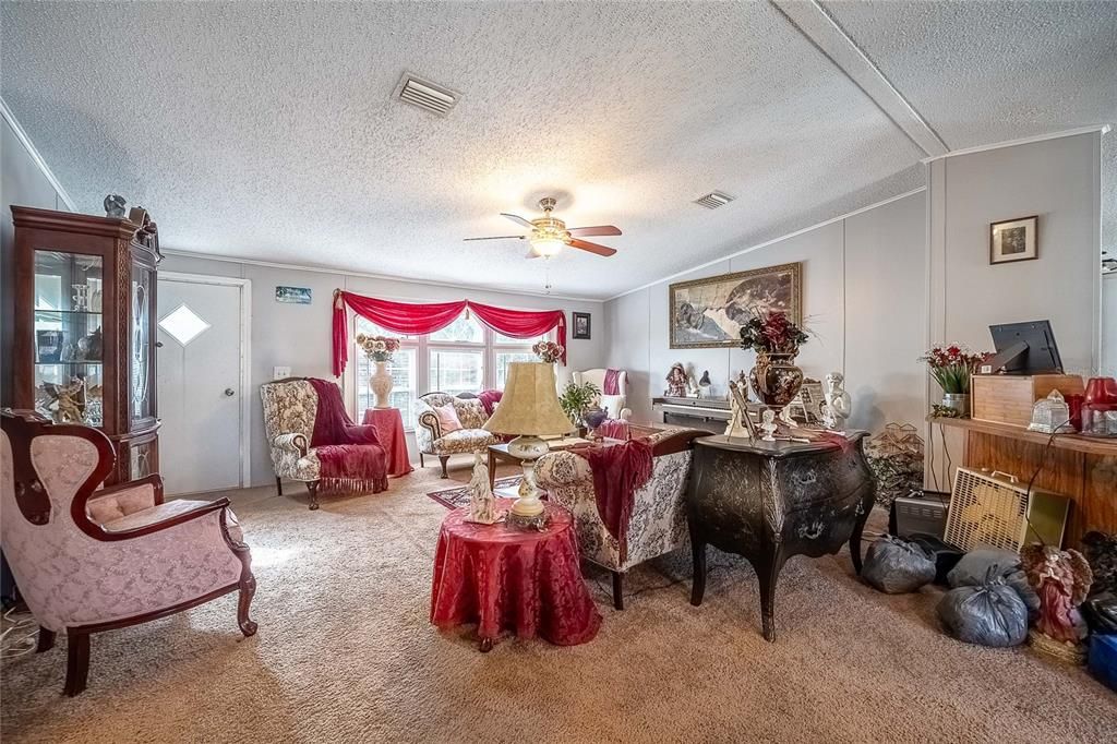 For Sale: $269,000 (4 beds, 2 baths, 2356 Square Feet)