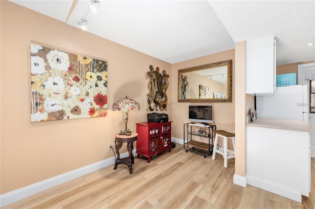 На продажу: $209,900 (2 спален, 2 ванн, 1419 Квадратных фут)