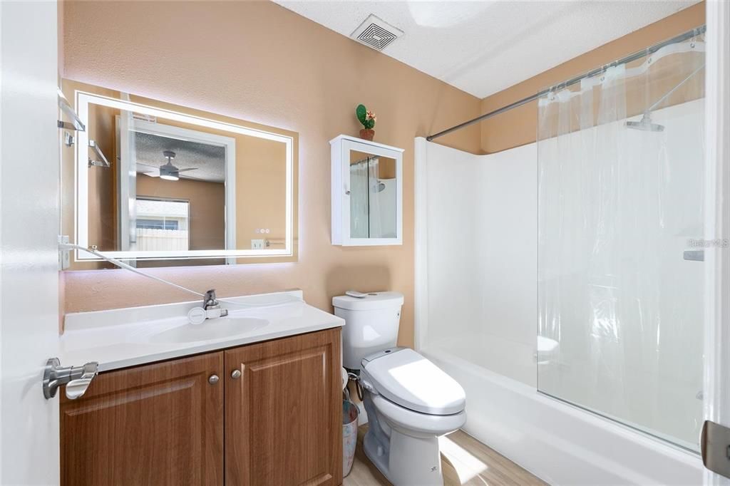 На продажу: $209,900 (2 спален, 2 ванн, 1419 Квадратных фут)