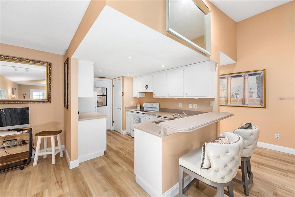 На продажу: $209,900 (2 спален, 2 ванн, 1419 Квадратных фут)