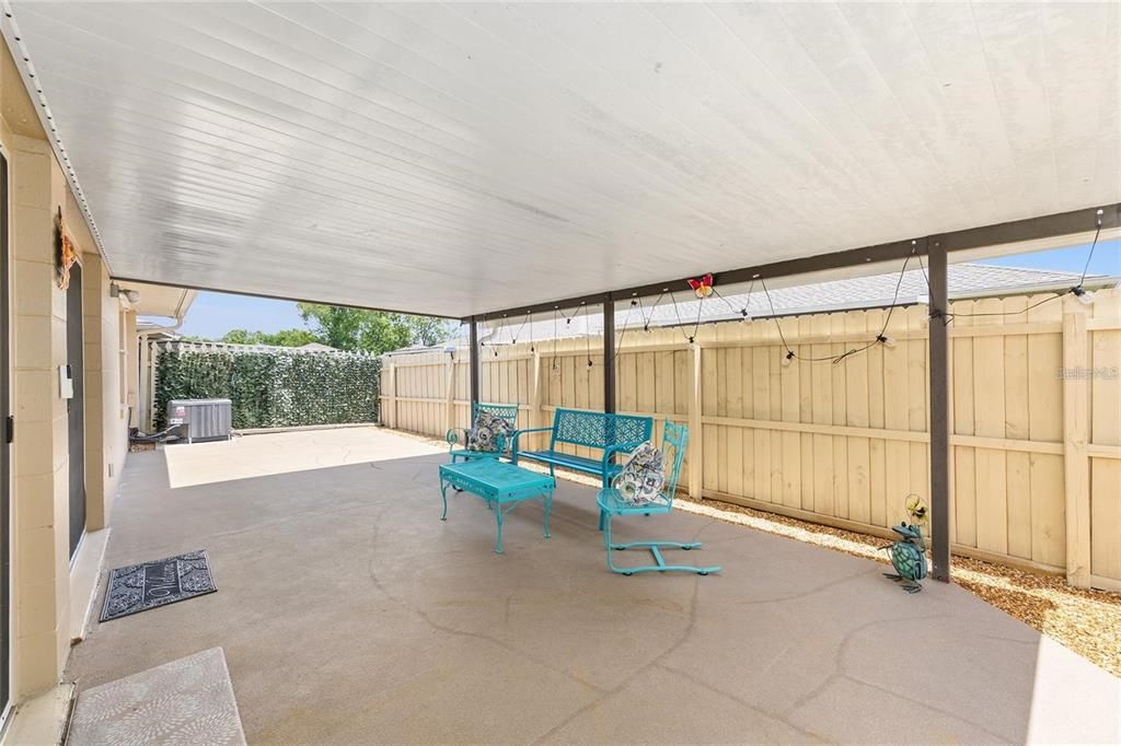 На продажу: $209,900 (2 спален, 2 ванн, 1419 Квадратных фут)