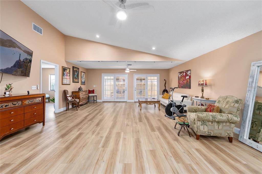 На продажу: $209,900 (2 спален, 2 ванн, 1419 Квадратных фут)