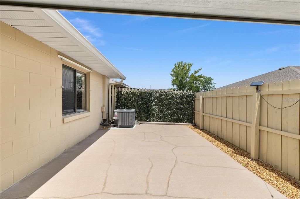 На продажу: $209,900 (2 спален, 2 ванн, 1419 Квадратных фут)