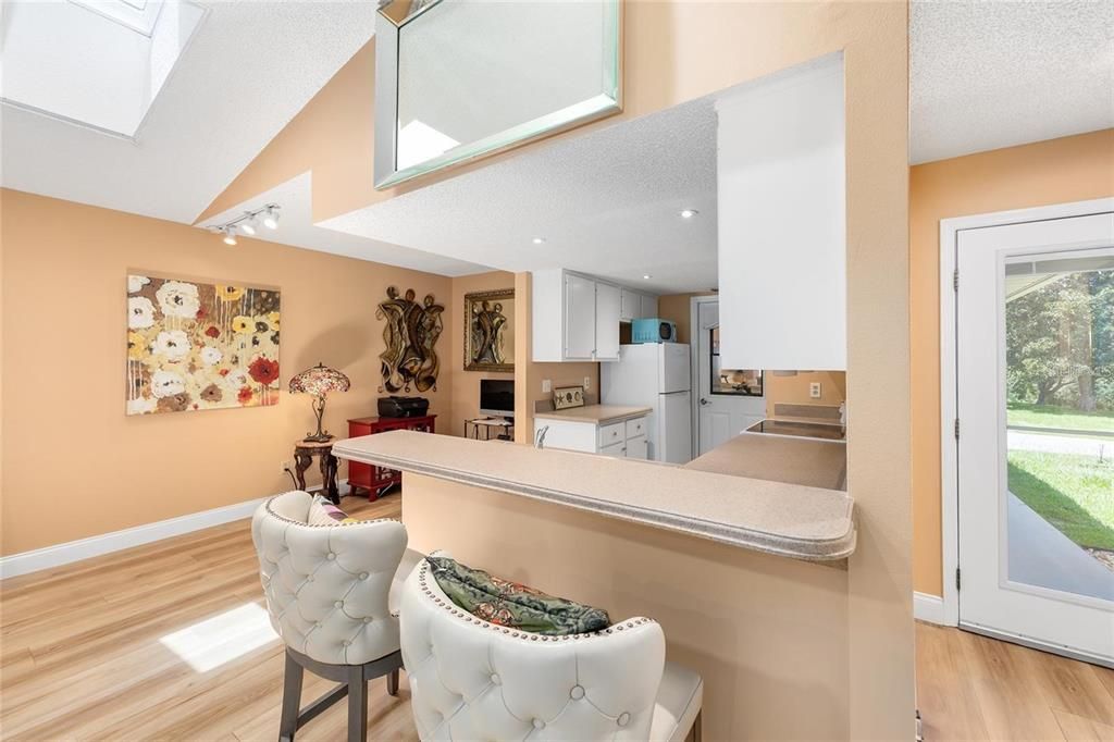 На продажу: $209,900 (2 спален, 2 ванн, 1419 Квадратных фут)