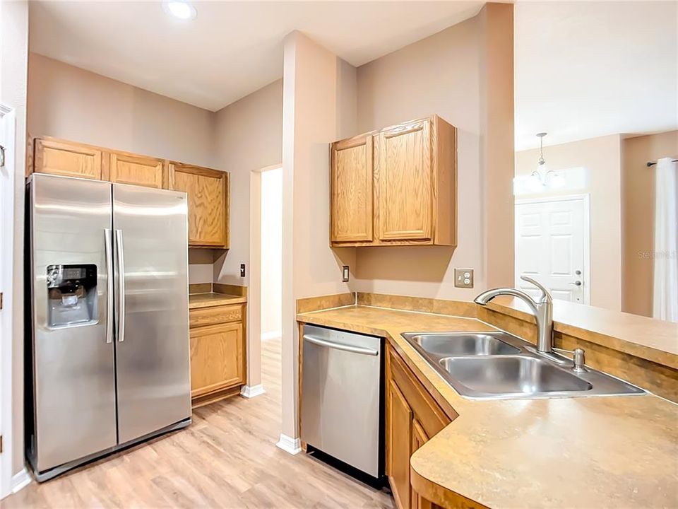 En Venta: $285,000 (3 camas, 2 baños, 1864 Pies cuadrados)