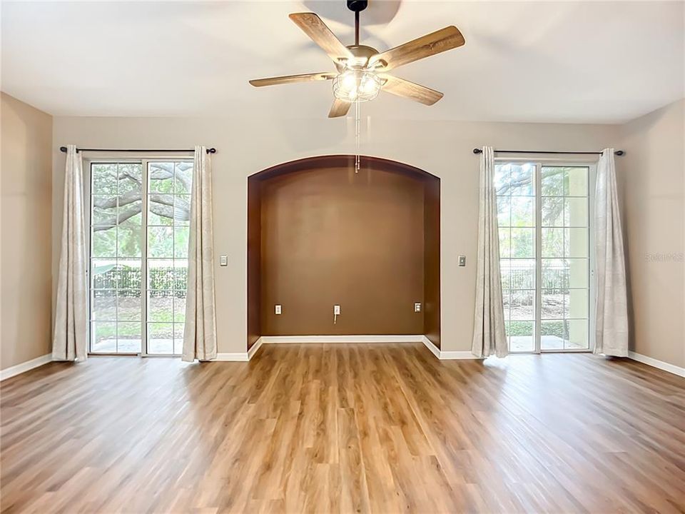 En Venta: $285,000 (3 camas, 2 baños, 1864 Pies cuadrados)