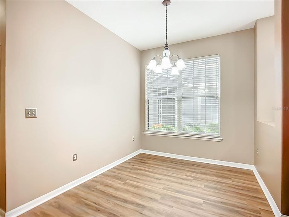 En Venta: $285,000 (3 camas, 2 baños, 1864 Pies cuadrados)