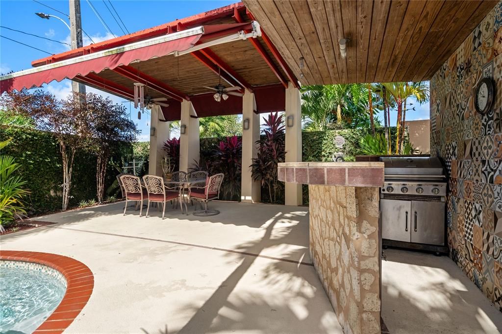 На продажу: $498,000 (4 спален, 2 ванн, 2231 Квадратных фут)