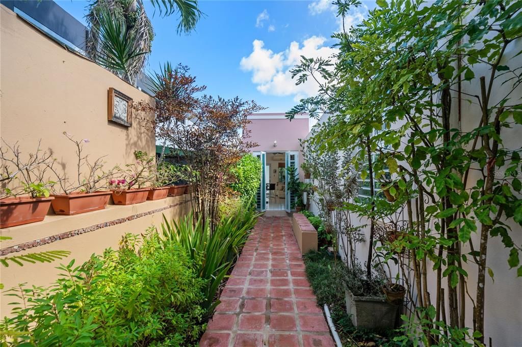 На продажу: $498,000 (4 спален, 2 ванн, 2231 Квадратных фут)