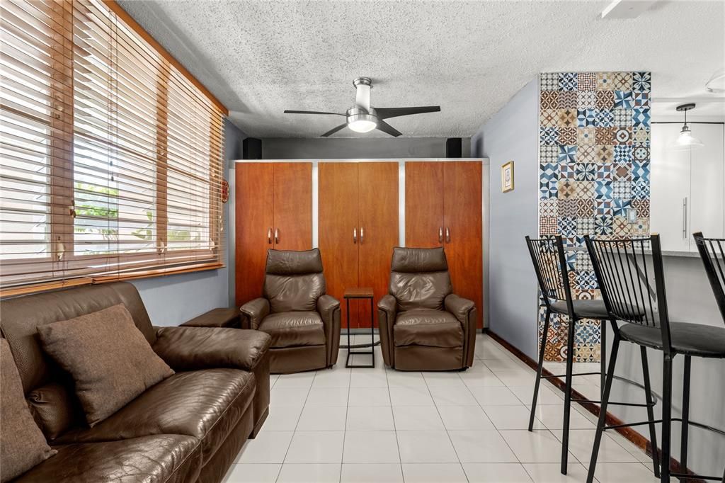 На продажу: $498,000 (4 спален, 2 ванн, 2231 Квадратных фут)