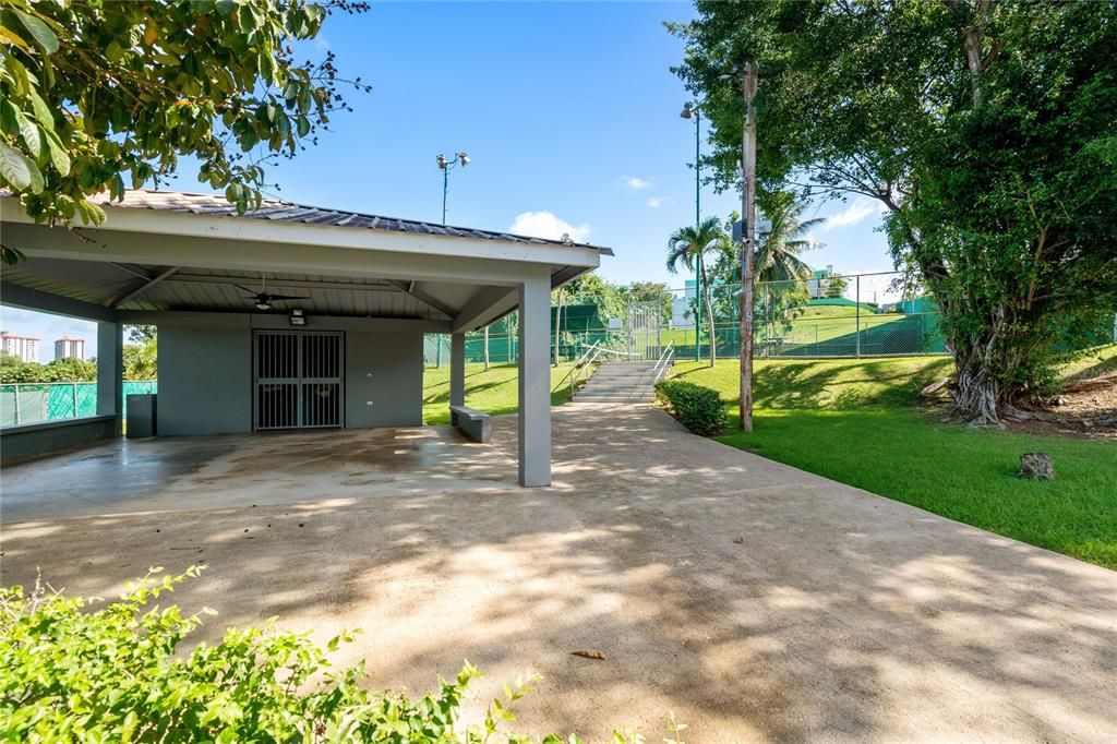 На продажу: $498,000 (4 спален, 2 ванн, 2231 Квадратных фут)