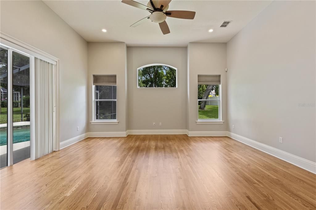 出租: $4,300 (5 贝兹, 4 浴室, 3627 平方英尺)