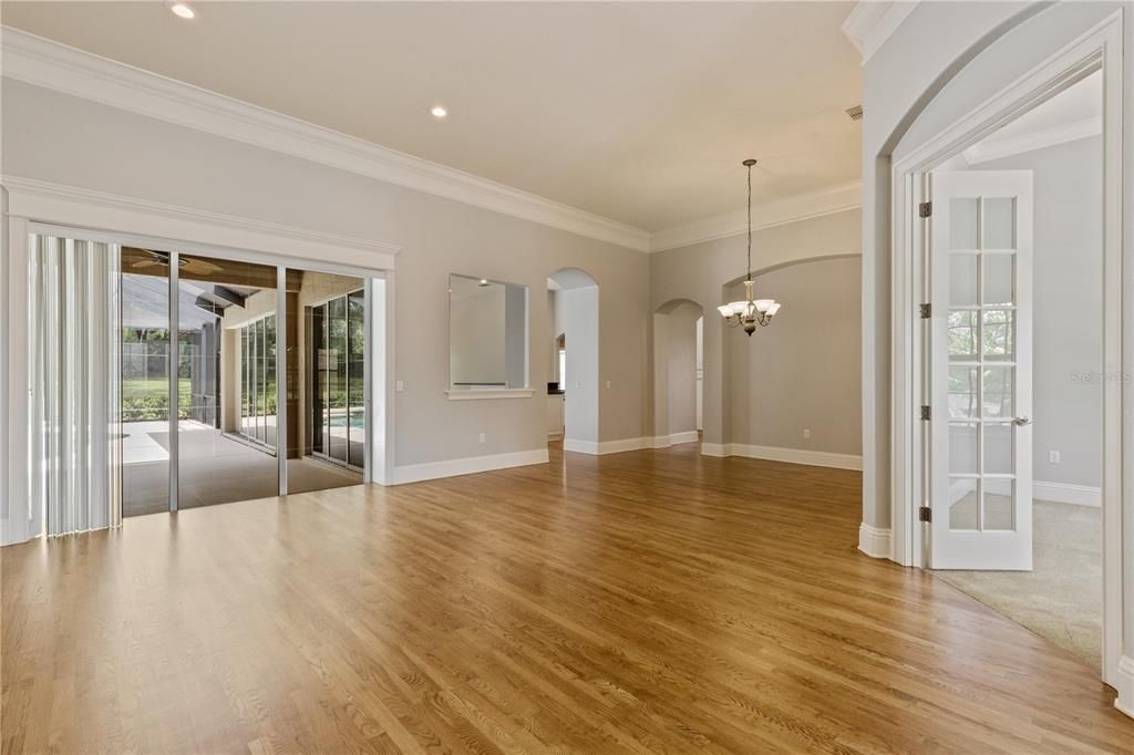 出租: $4,300 (5 贝兹, 4 浴室, 3627 平方英尺)