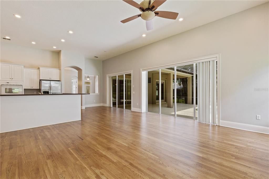 出租: $4,300 (5 贝兹, 4 浴室, 3627 平方英尺)