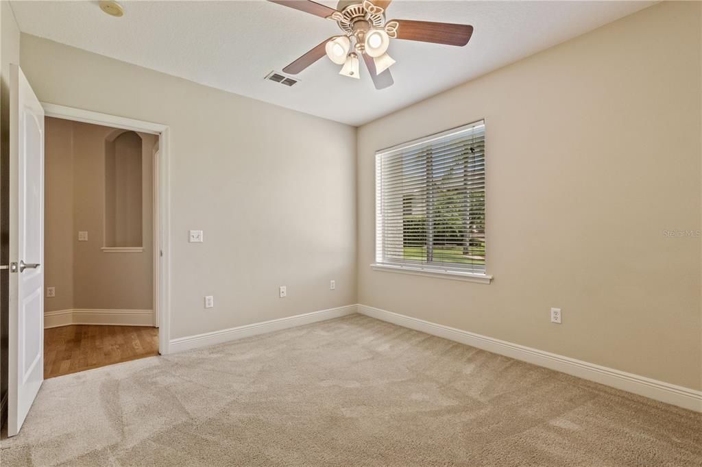 出租: $4,300 (5 贝兹, 4 浴室, 3627 平方英尺)