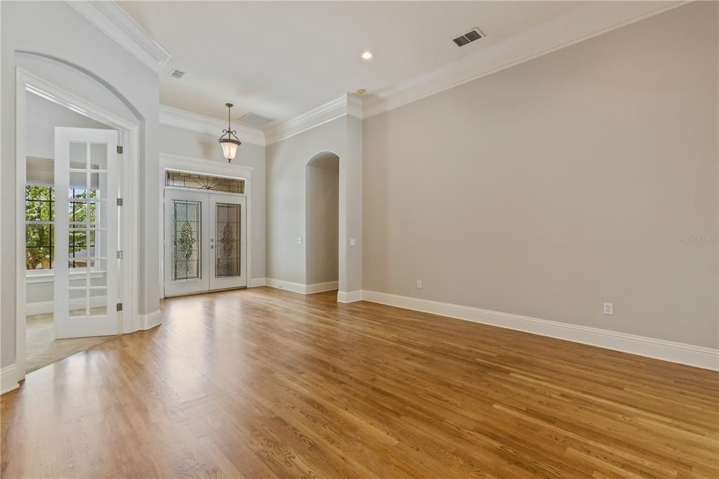 出租: $4,300 (5 贝兹, 4 浴室, 3627 平方英尺)