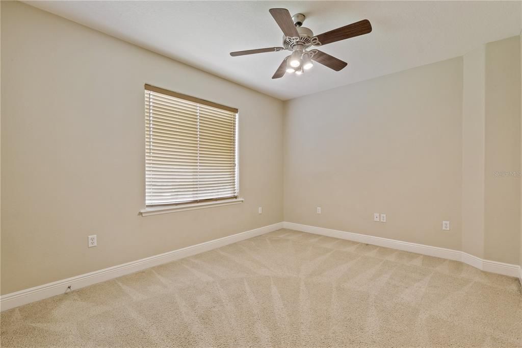 出租: $4,300 (5 贝兹, 4 浴室, 3627 平方英尺)