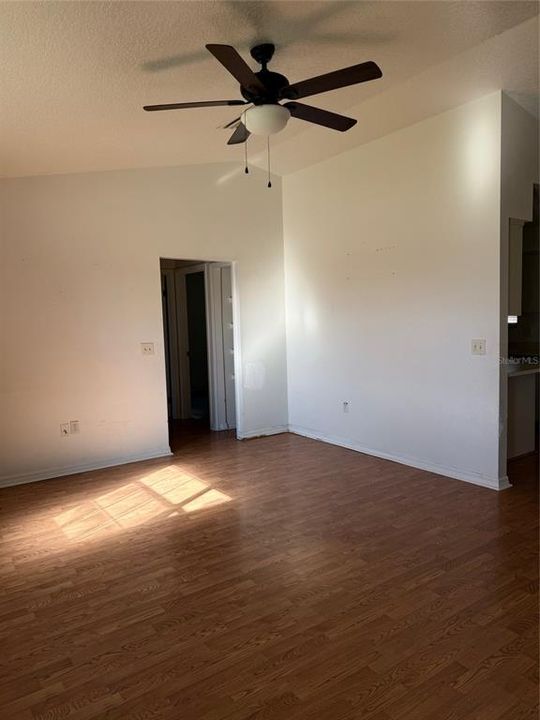 En Venta: $179,000 (3 camas, 2 baños, 1216 Pies cuadrados)