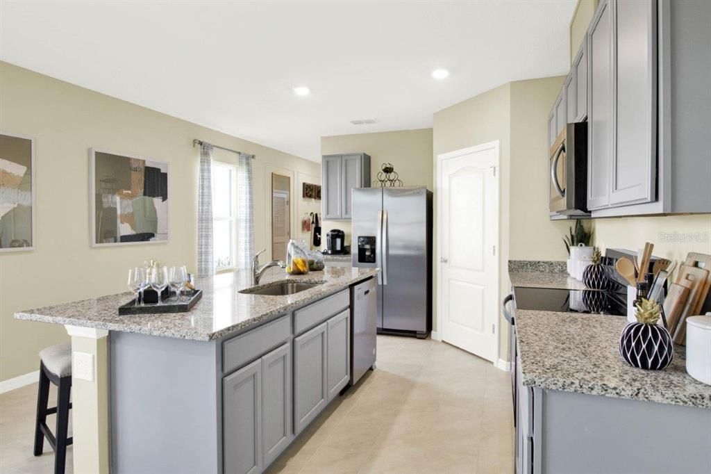 For Sale: $328,990 (4 beds, 2 baths, 1665 Square Feet)