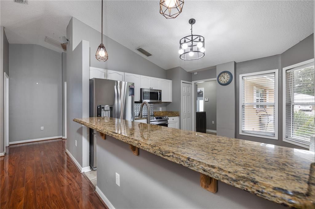 В аренду: $2,900 (4 спален, 2 ванн, 2069 Квадратных фут)