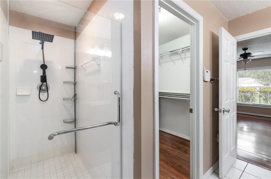 В аренду: $2,900 (4 спален, 2 ванн, 2069 Квадратных фут)