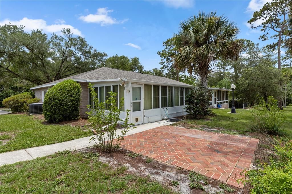 待售: $215,000 (2 贝兹, 2 浴室, 1196 平方英尺)