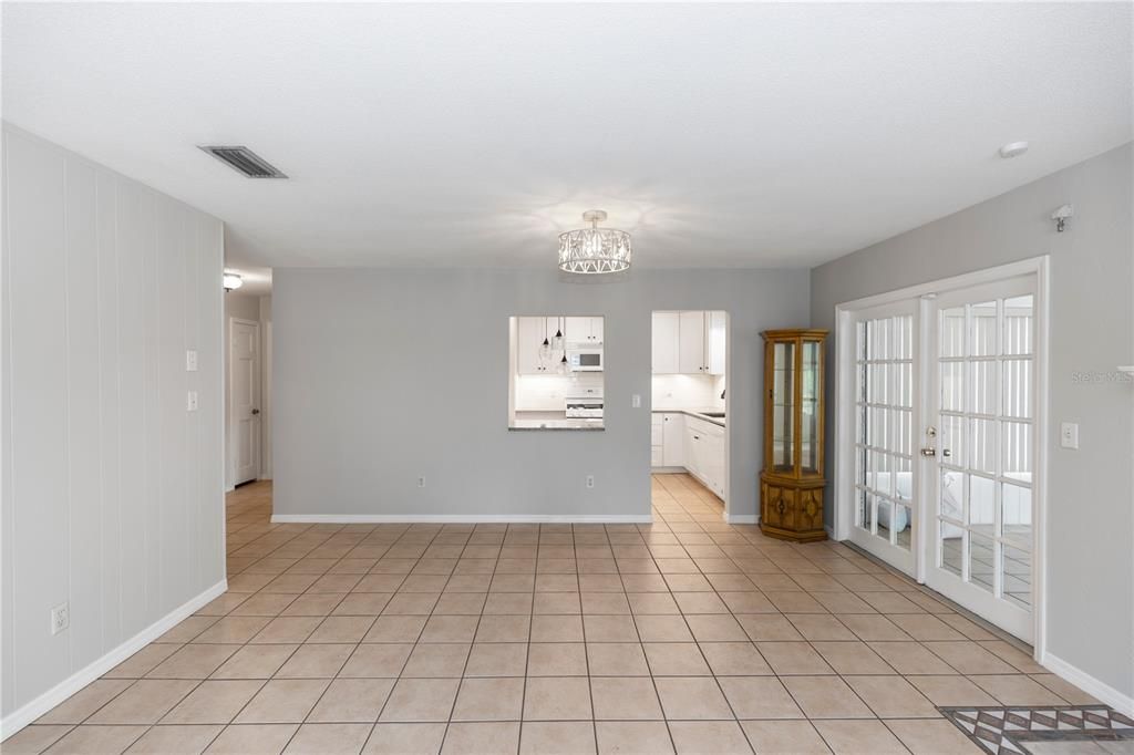 待售: $215,000 (2 贝兹, 2 浴室, 1196 平方英尺)