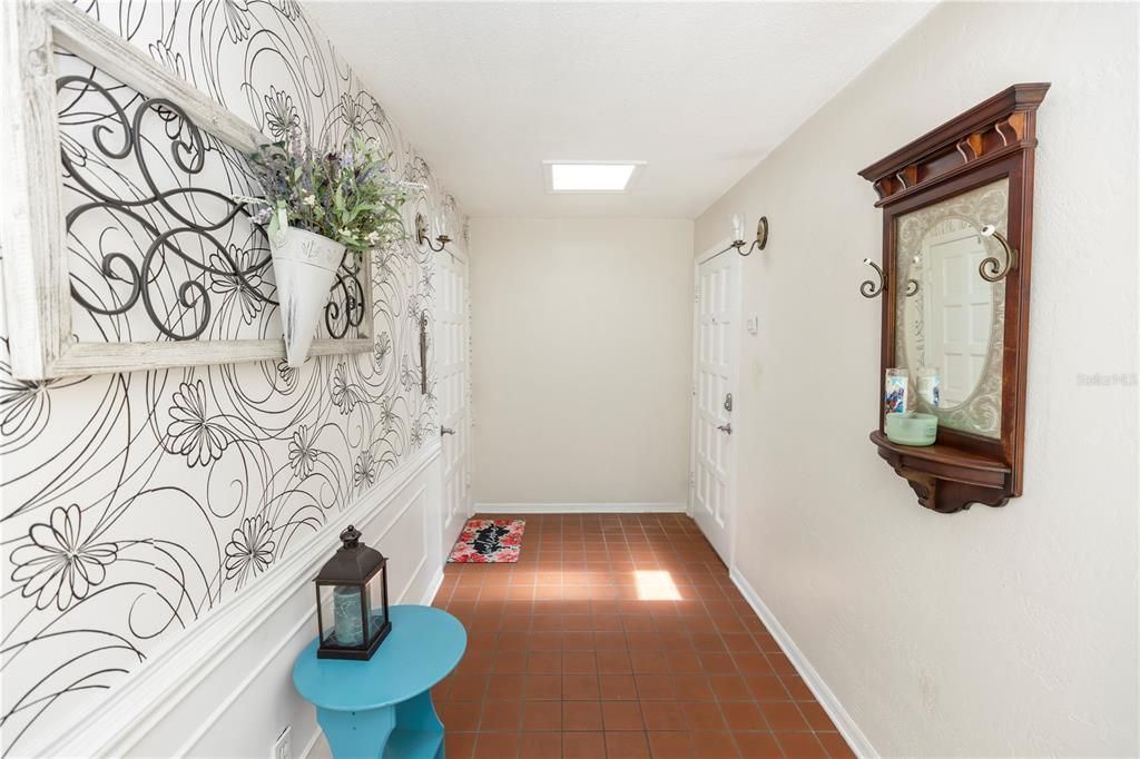 待售: $215,000 (2 贝兹, 2 浴室, 1196 平方英尺)