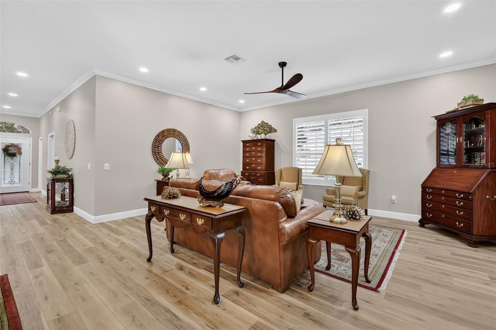 En Venta: $1,399,000 (3 camas, 2 baños, 2522 Pies cuadrados)