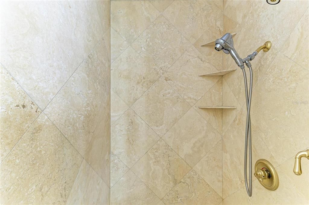 En Venta: $2,200,000 (9 camas, 7 baños, 5762 Pies cuadrados)