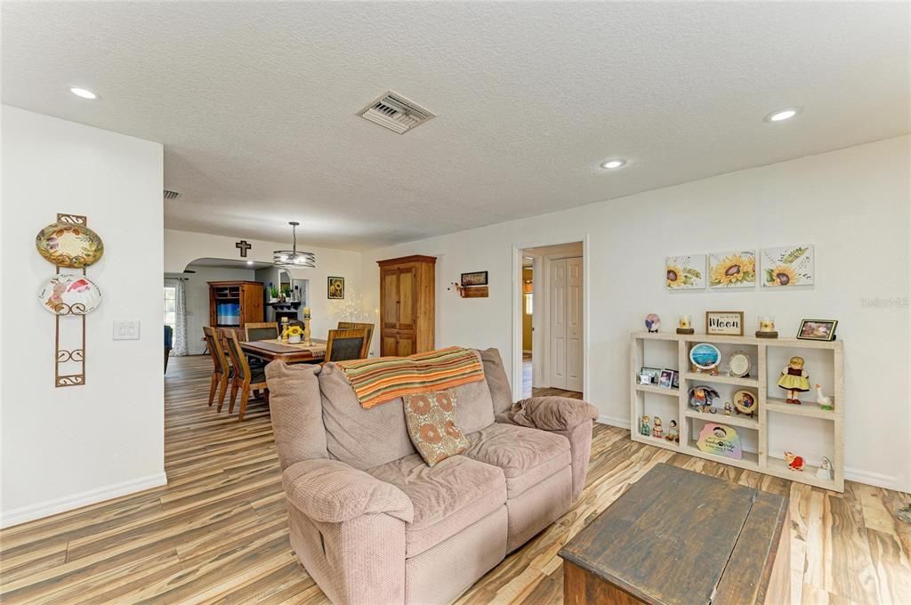 En Venta: $2,200,000 (9 camas, 7 baños, 5762 Pies cuadrados)